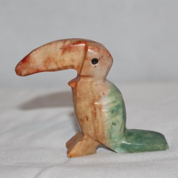 Soapstone Toucan Bird Miniature Carved Figurine Tropical Colors - Picture 1 of 10